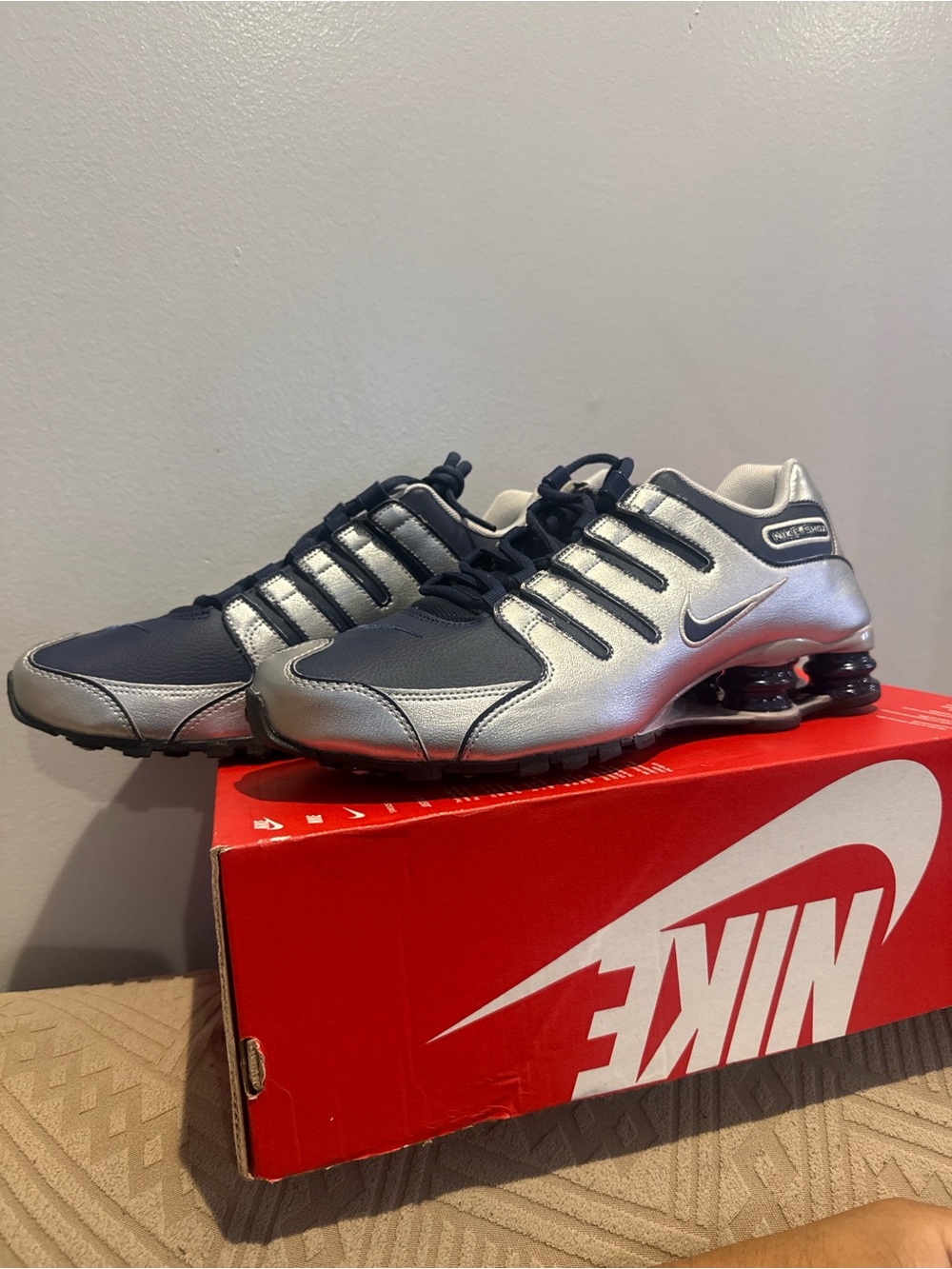 Nike Men’s Silver and Black Shox Sneakers